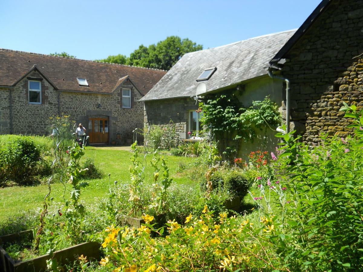 Bed and Breakfast Haras De La Croix D'Argent Saint-Sauveur-de-Carrouges Exteriér fotografie